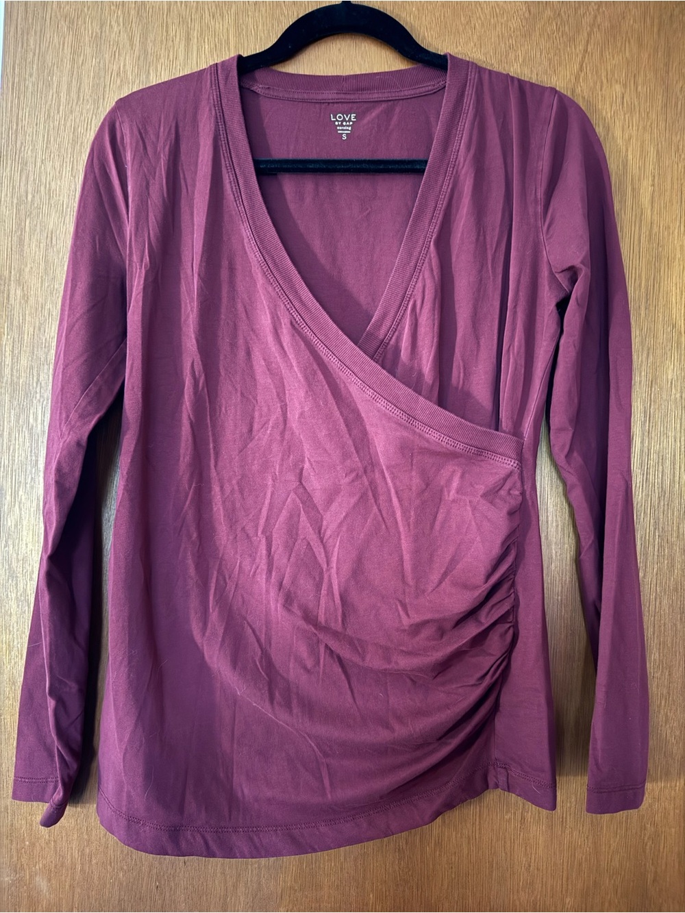 Love by GAP- Long-Sleeve Maternity / Nursing Too
